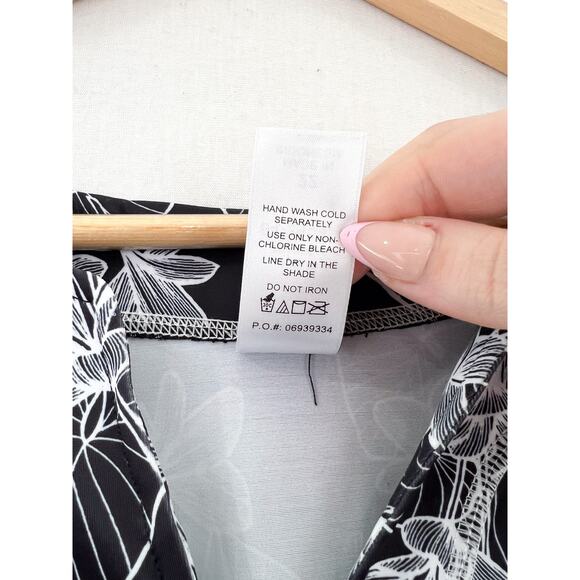 Swimsuits for All Longer Length Swim Tunic Top Size 22 Floral Modest Swimsuits - Picture 7 of 7